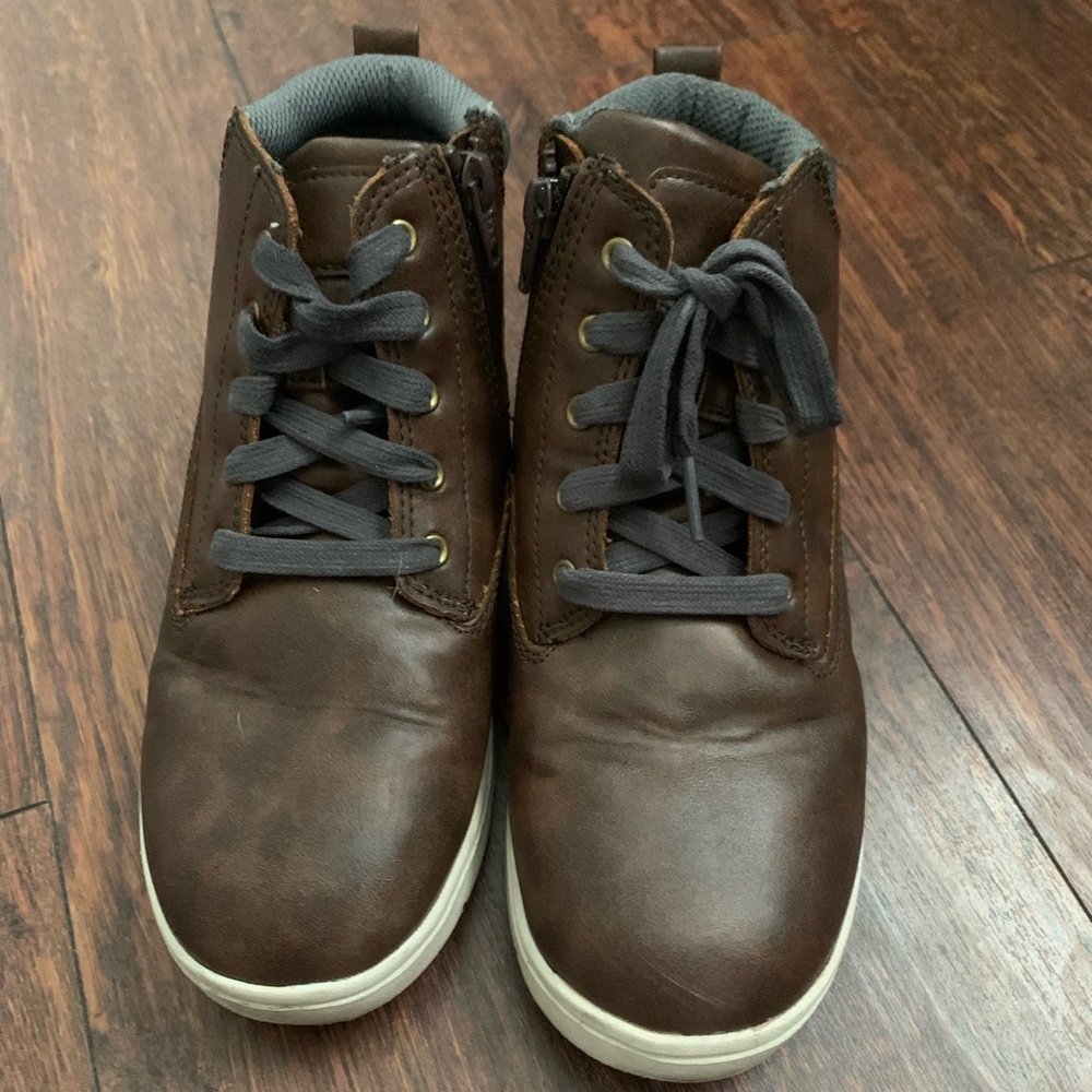 Youth boys size 4 boots/shoes